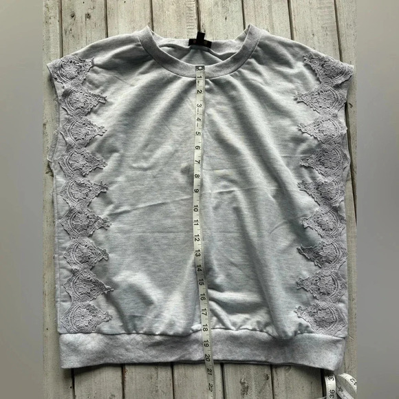 On Twelfth, sleeveless, appliqué, lace detail, grey, tank, size large - Picture 8 of 9